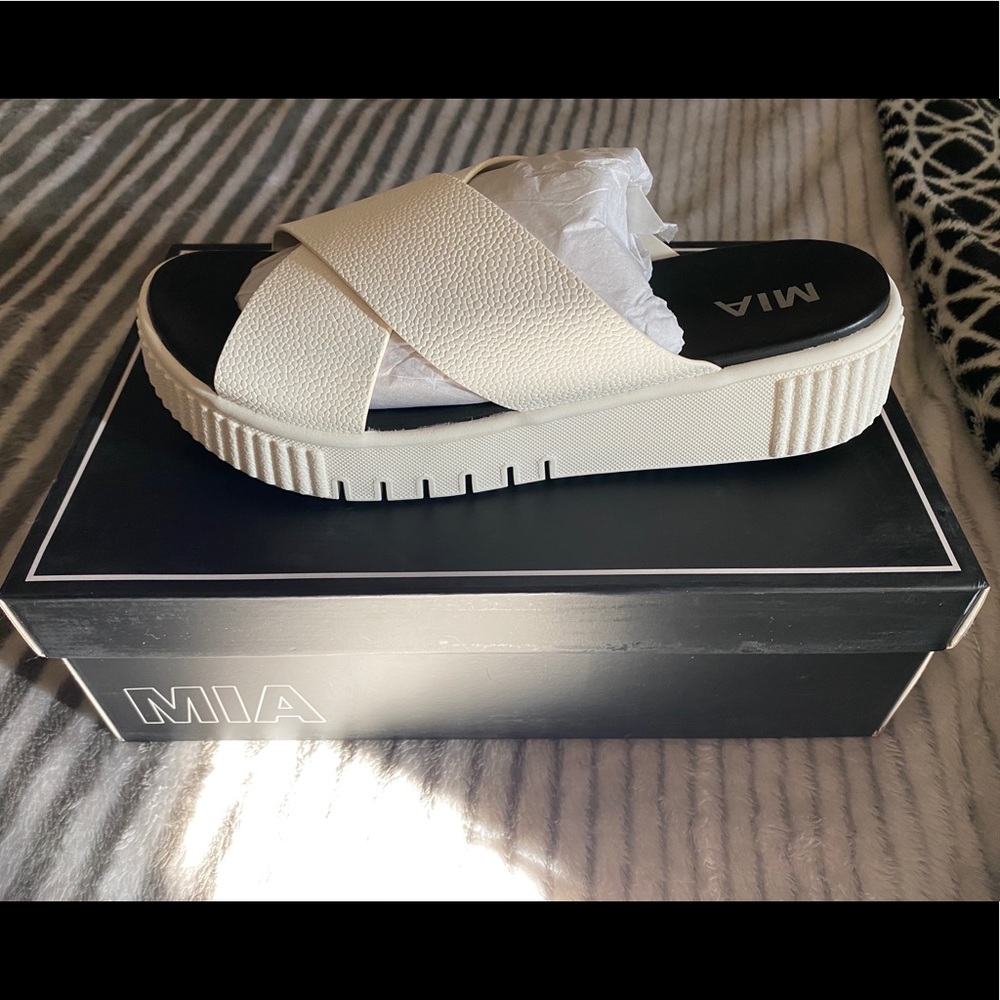 MIA LIA WEDGE SANDAL